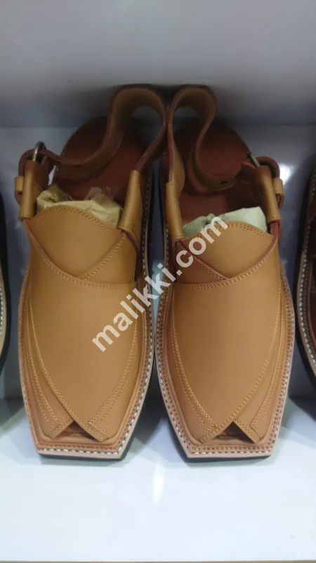 Kaptaan Chappal Light Brown