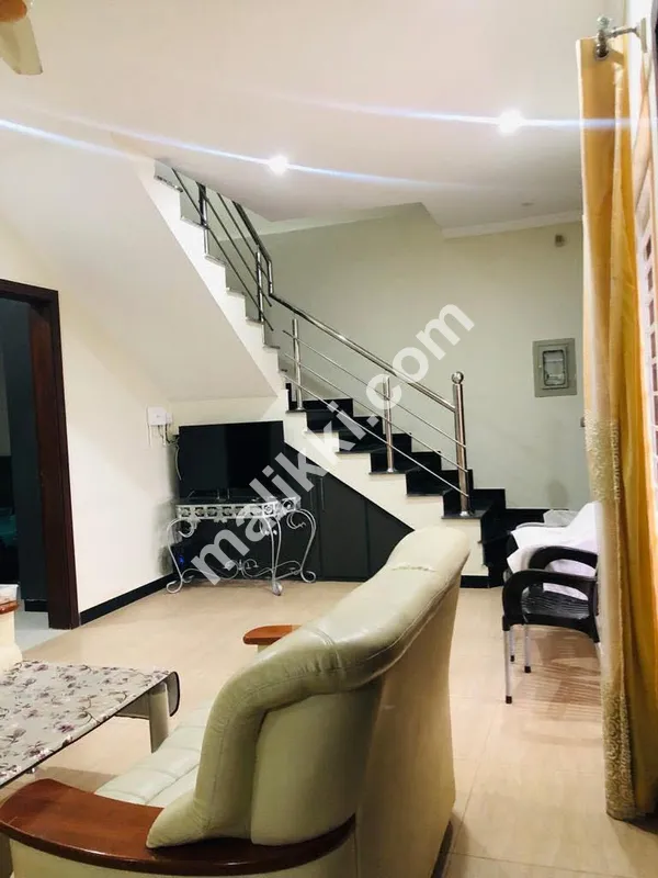 بنی گالہ میں 8 مرلہ مکان کرایہ پر دستیاب ہے۔