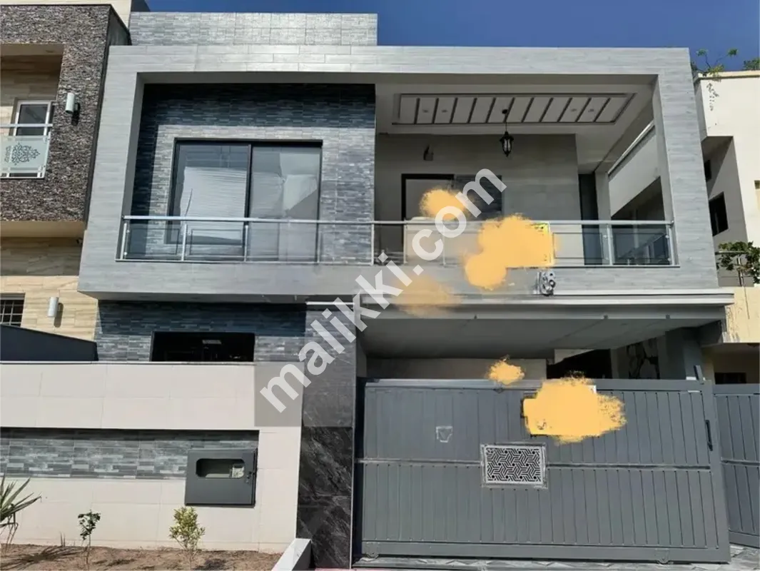10 Marla Brand New House For Sale