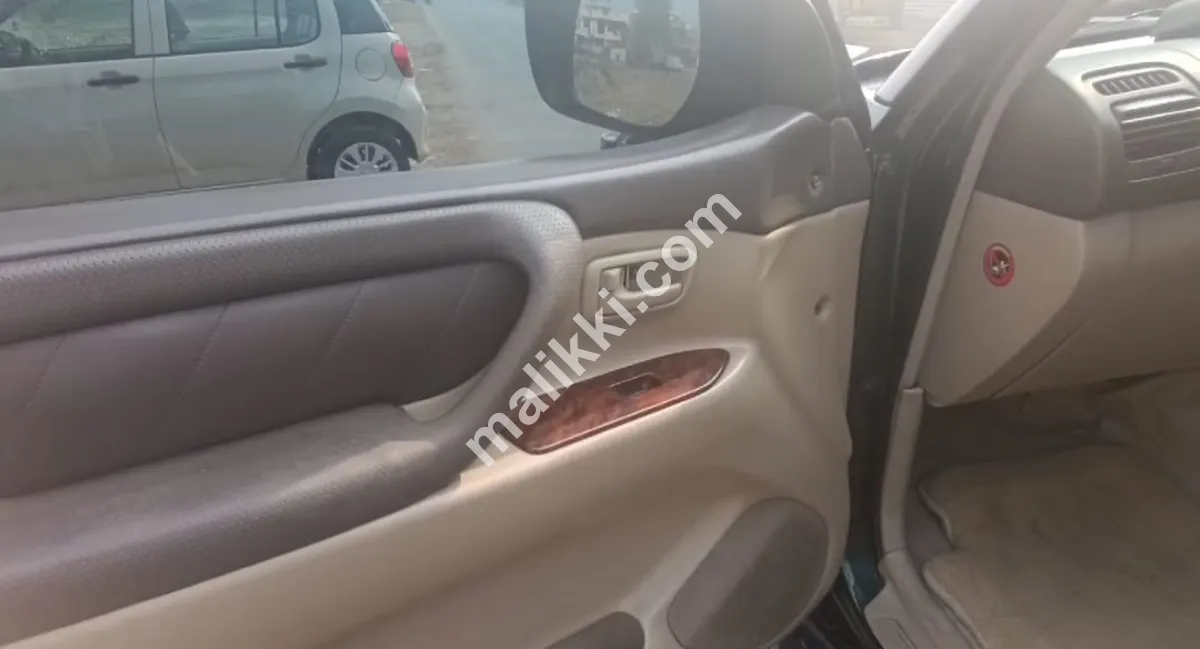 ٹویوٹا لینڈ کروزر 4.2D یوکے ماڈل 2001