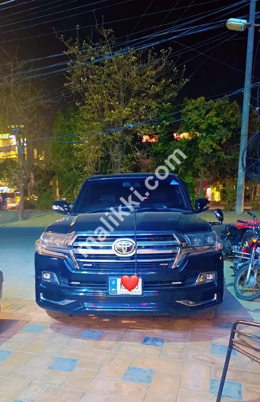 ٹویوٹا لینڈ کروزر 4.2D یوکے ماڈل 2001