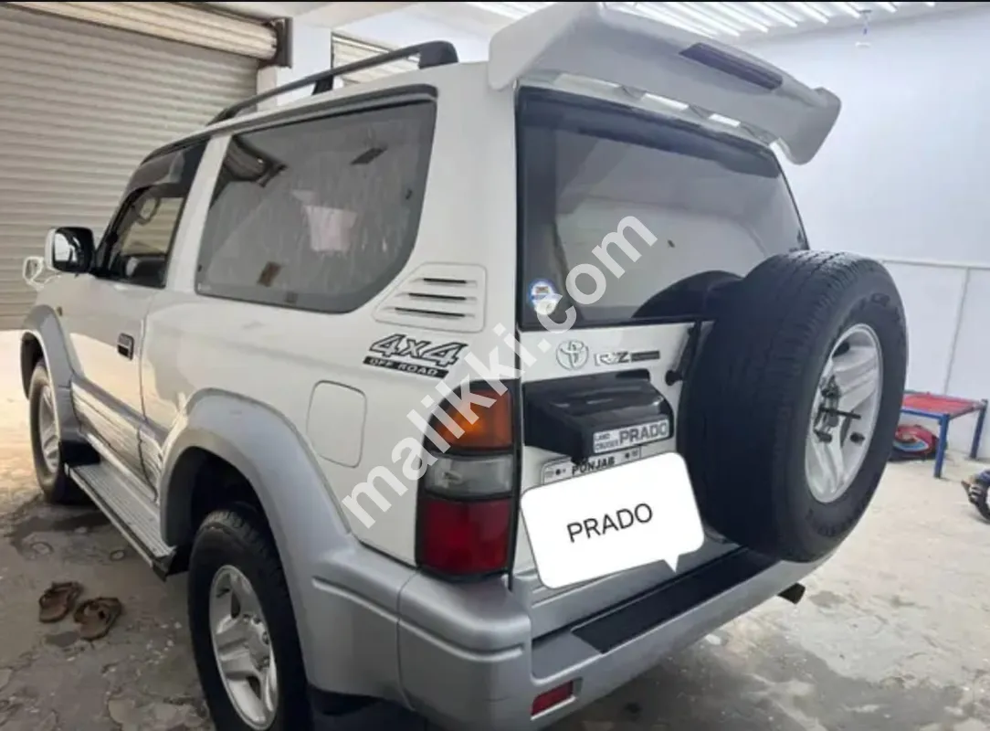 ٹویوٹا لینڈ کروزر پراڈو 1996 ماڈل