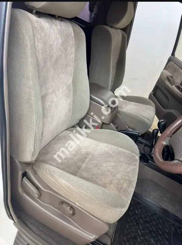 ٹویوٹا لینڈ کروزر پراڈو 1996 ماڈل