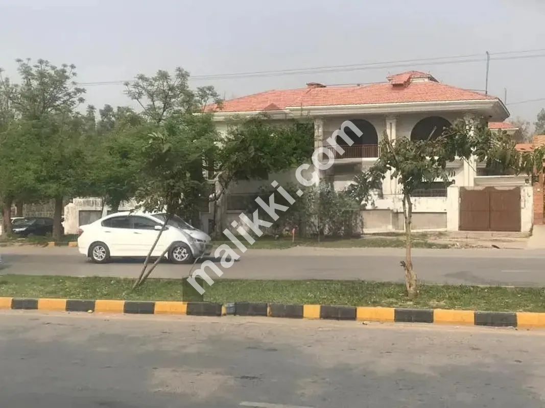 Sumbal Road,& Ahmed Faraz Road Corner Bungalow For Sale In F-10, Islamabad. 1111 sq yards