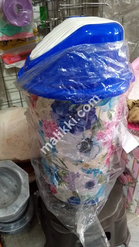 Plastic Dustbin