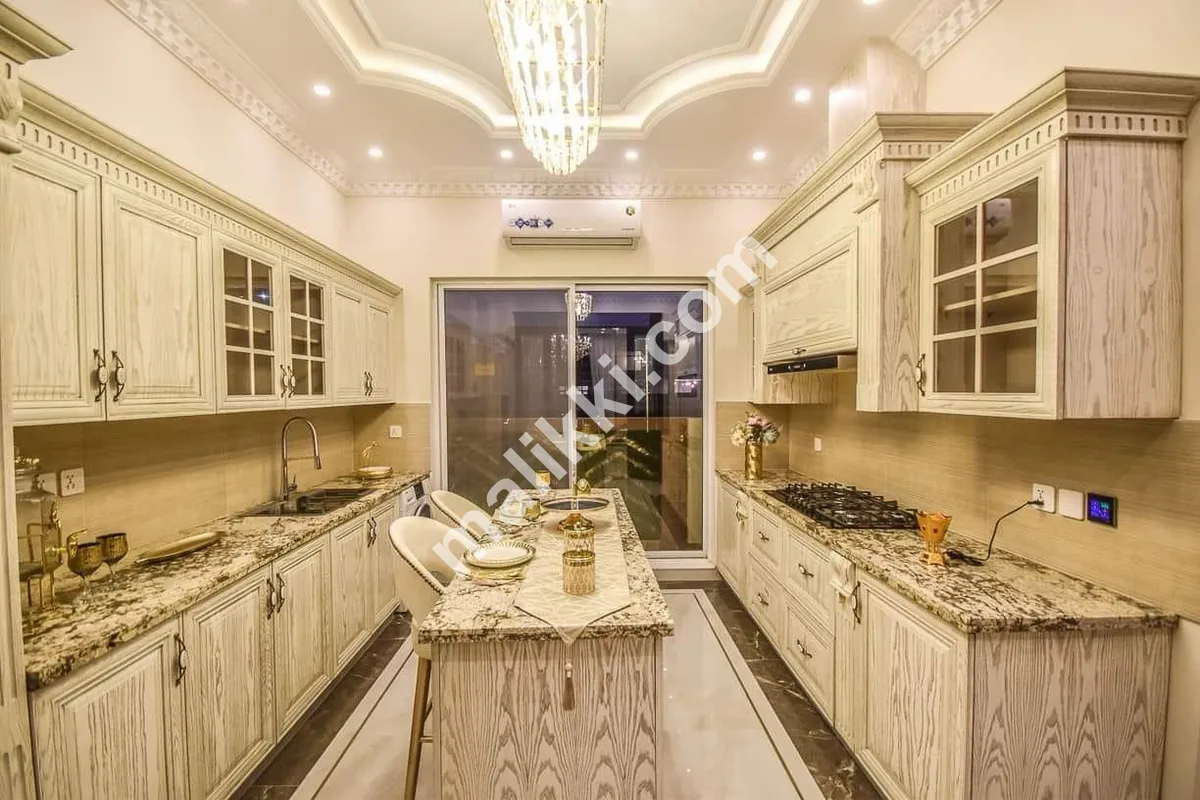 1 کنال بالکل نیا مکان برائے فروخت