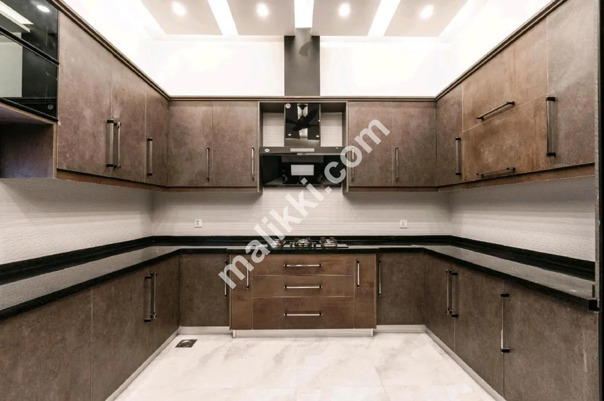 1 کنال بالکل نیا مکان برائے فروخت