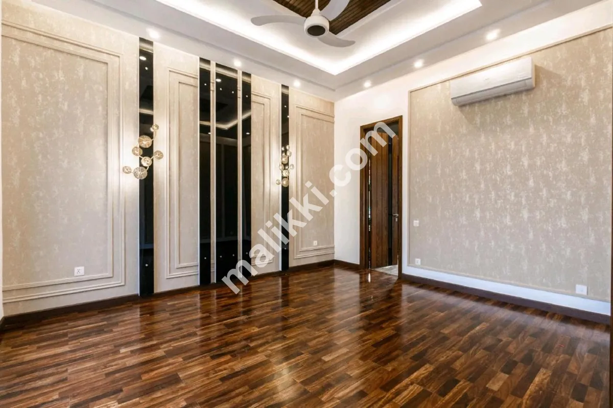 1 کنال بالکل نیا مکان برائے فروخت