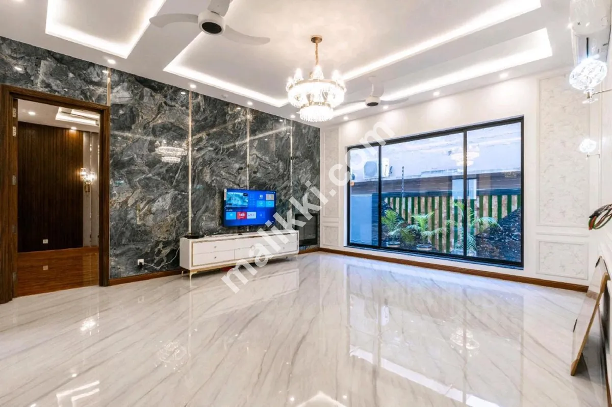 1 کنال بالکل نیا مکان برائے فروخت