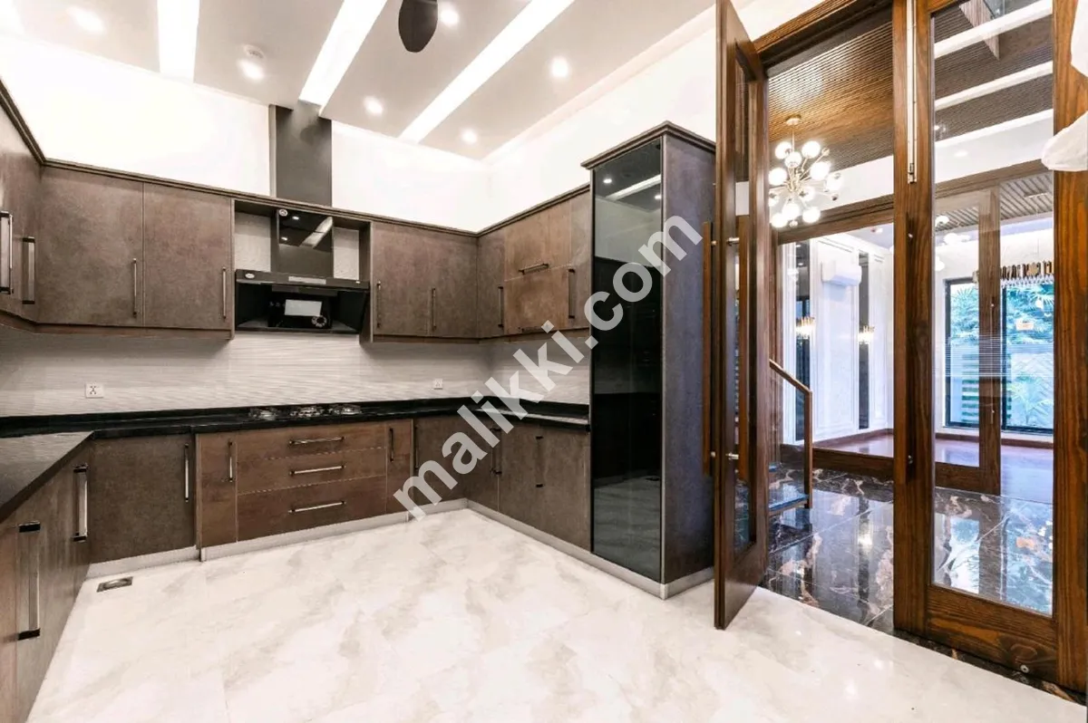 1 کنال بالکل نیا مکان برائے فروخت