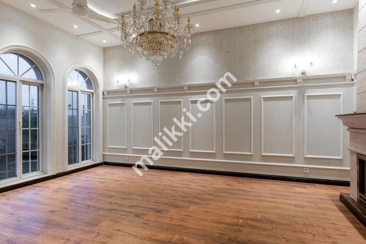 1 کنال بالکل نیا میڈیٹیرین ہاؤس