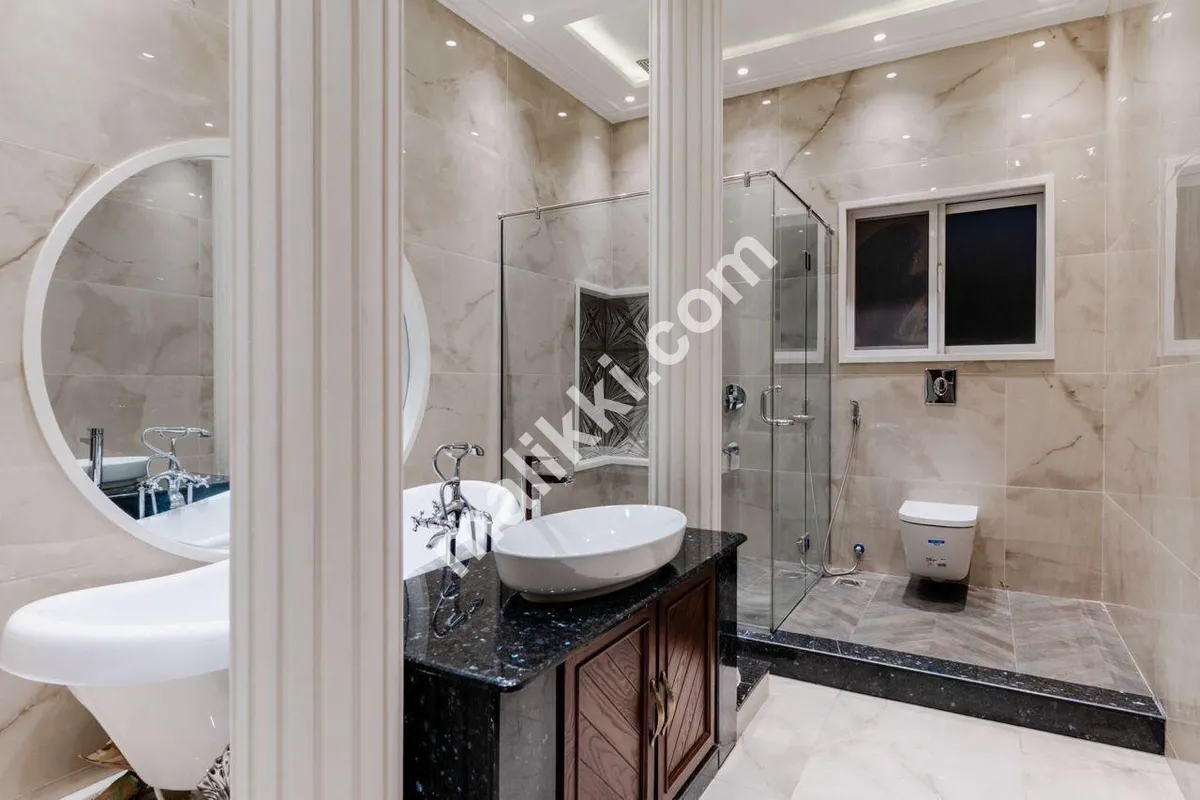 1 کنال بالکل نیا میڈیٹیرین ہاؤس