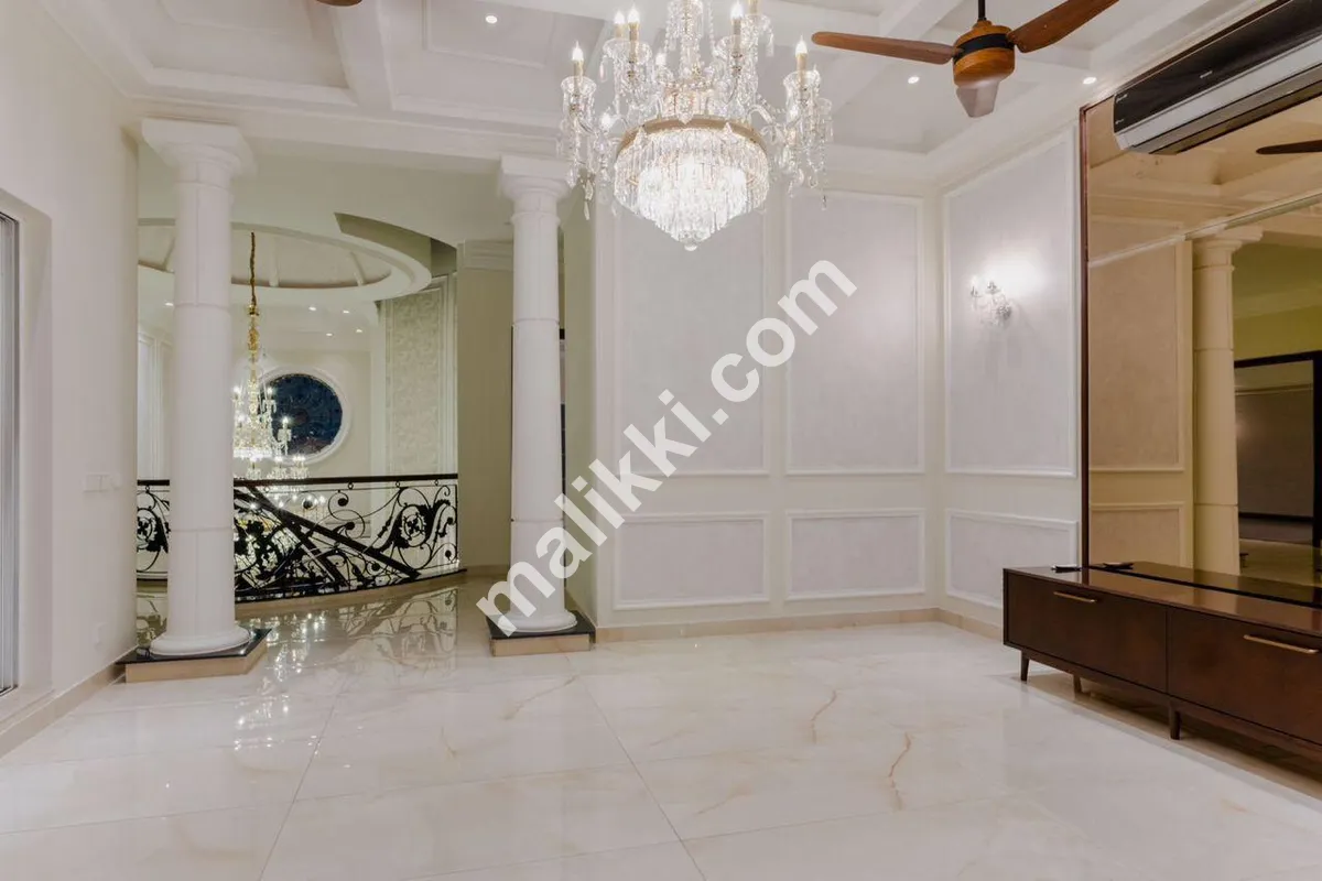 1 کنال بالکل نیا میڈیٹیرین ہاؤس