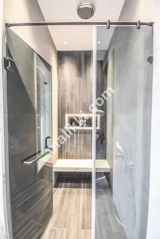 1 کنال برانڈ کا نیا الٹرا ماڈرن مکان برائے فروخت 