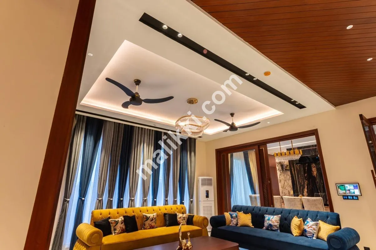  1 کنال بالکل نیا گھر