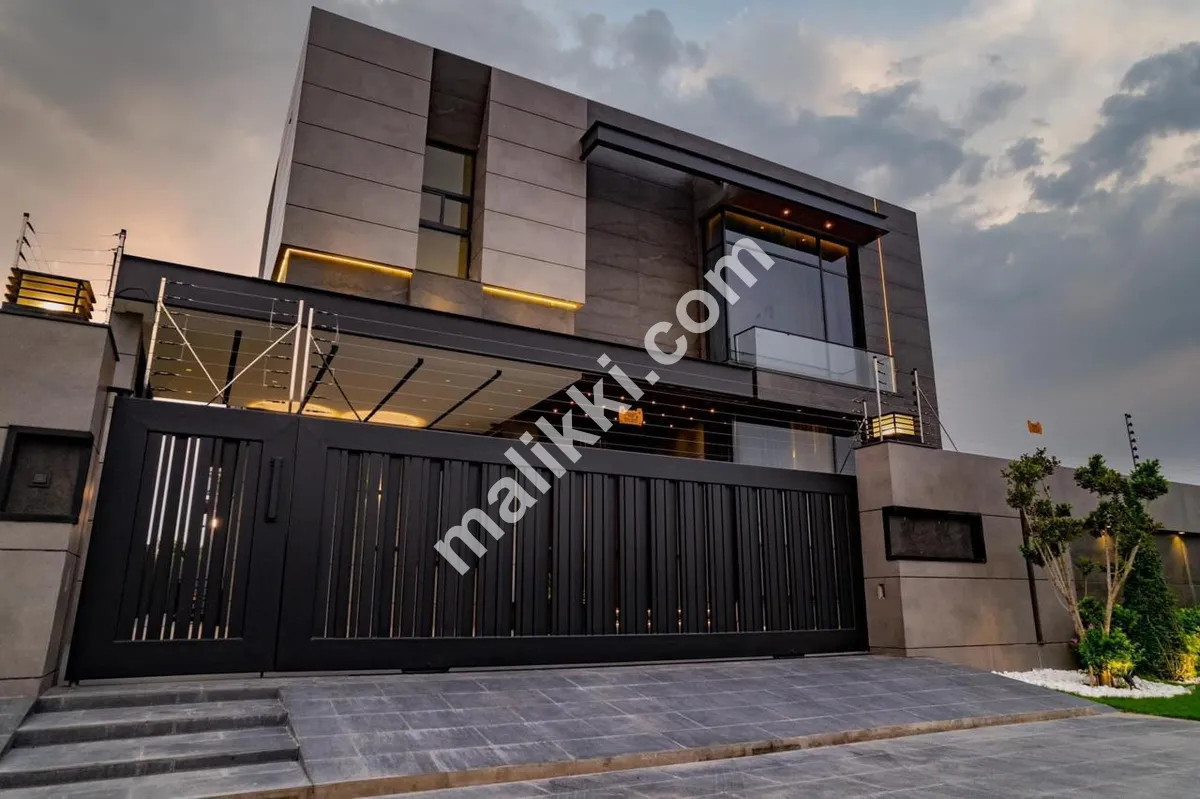  1 Kanal Brand New House