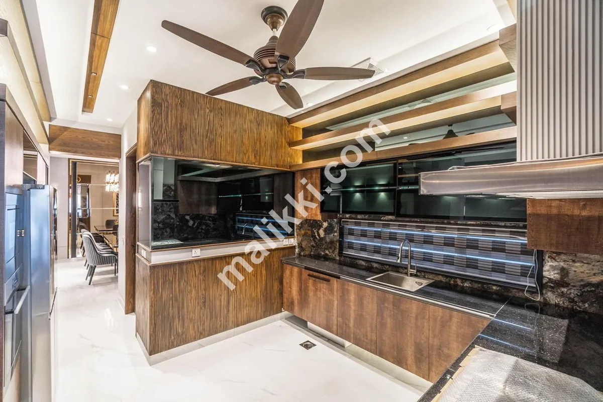 1 kanal Slightly Used House For sale With Basement 