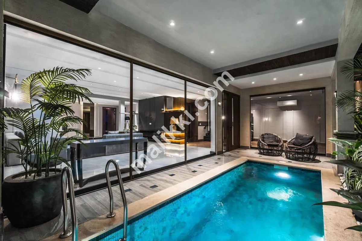 1 kanal Slightly Used House For sale With Basement 