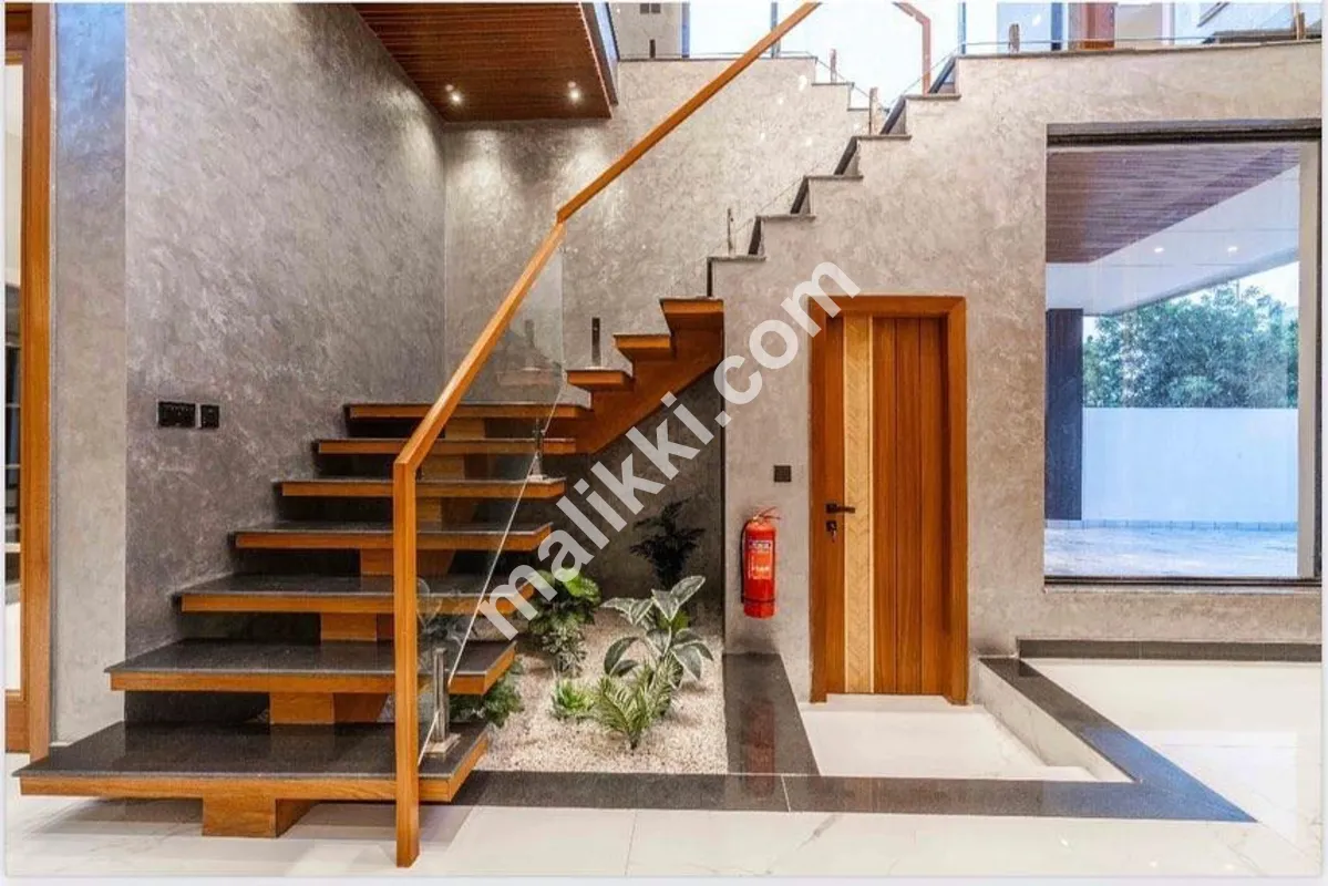 1 کنال بالکل نیا مکان برائے فروخت